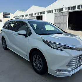 Toyota Sienna 2021