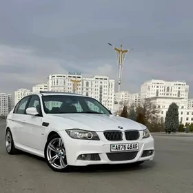 BMW 330 2011