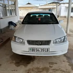 Toyota Camry 2000