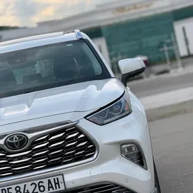 Toyota Highlander 2020