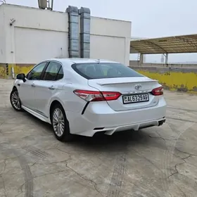 Toyota Camry 2020