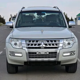 Mitsubishi Pajero 2020