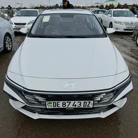 Hyundai Elantra 2025