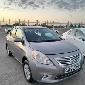 Nissan Versa 2012