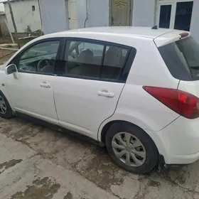Nissan Tiida 2006