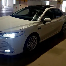 Toyota Camry 2021