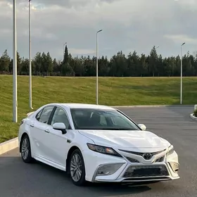 Toyota Camry 2021