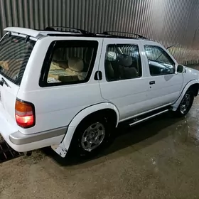 Nissan Pathfinder 1997