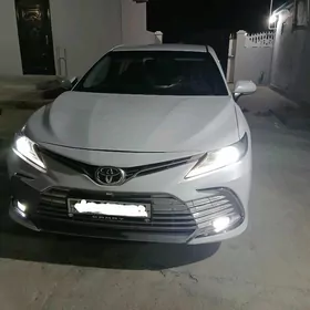 Toyota Camry 2021