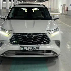 Toyota Highlander 2021