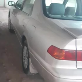 Toyota Camry 2000