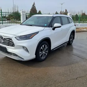 Toyota Highlander 2020