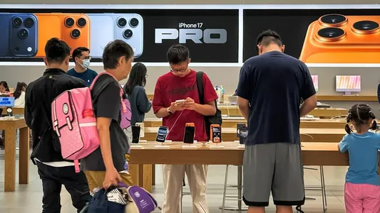 Вероятно, из-за перекупщиков: iPhone 17 в Японии теперь продают только онлайн