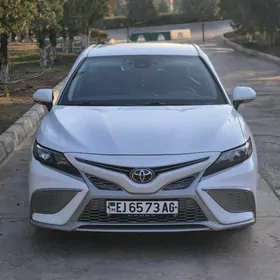 Toyota Camry 2021