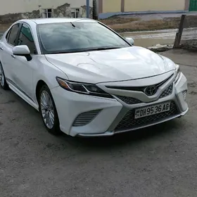 Toyota Camry 2019