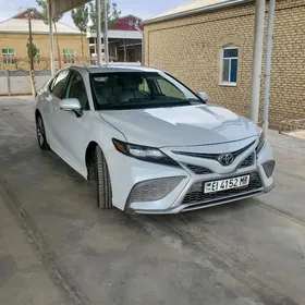 Toyota Camry 2021