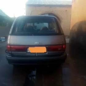 Toyota Previa 1991