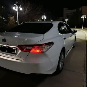 Toyota Camry 2020