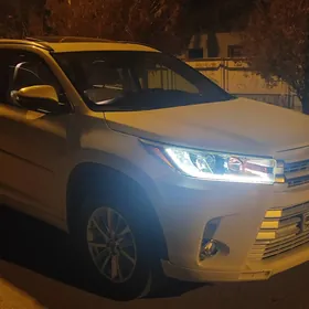 Toyota Highlander 2017