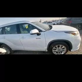 Toyota Highlander Hybrid 2021