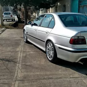 BMW E39 2001