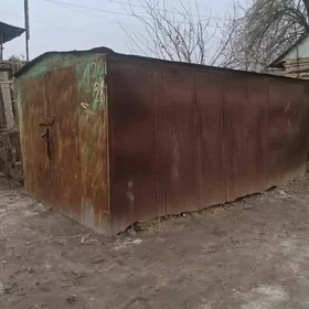 Демир гараж