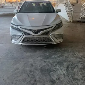 Toyota Camry 2022