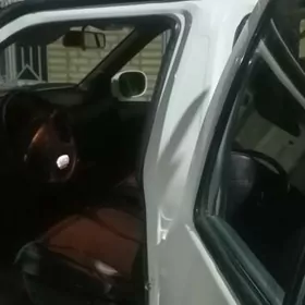 Nissan Pathfinder 2000