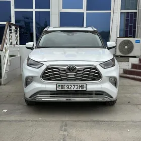 Toyota Highlander 2022