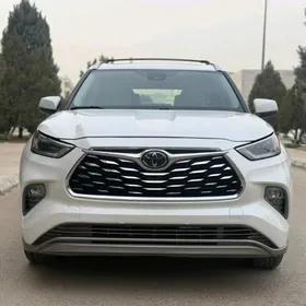 Toyota Highlander 2021