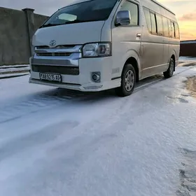 Toyota Hiace 2008