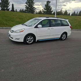 Toyota Sienna 2005