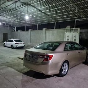 Toyota Camry 2011