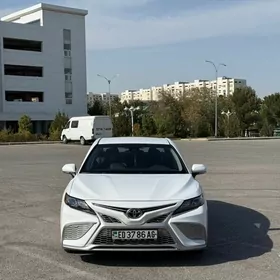 Toyota Camry 2021