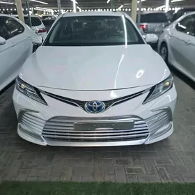 Toyota Camry 2021