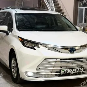 Toyota Sienna 2022