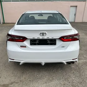 Toyota Camry 2022