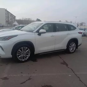 Toyota Highlander 2021