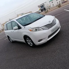 Toyota Sienna 2012