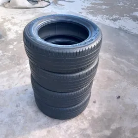 225 55 17 Yokohama arginal