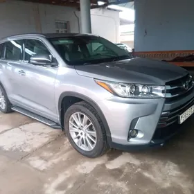 Toyota Highlander 2019