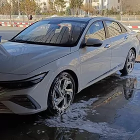 Hyundai Elantra 2025