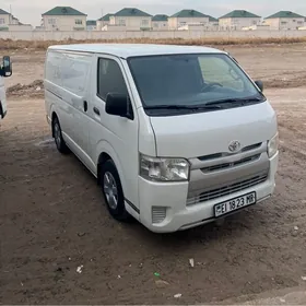Toyota Hiace 2017