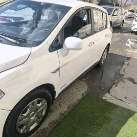 Nissan Versa 2012