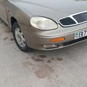 Daewoo Leganza 1998