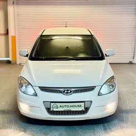 Hyundai Elantra 2011