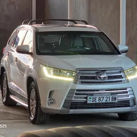 Toyota Highlander 2019