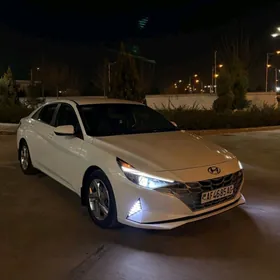 Hyundai Elantra 2022