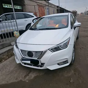 Nissan Versa 2021