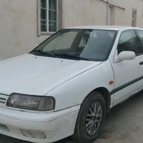 Nissan Primera 1993